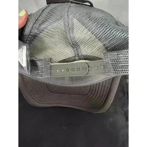 In and Out Automotive Lubrication Expert Hat - Picture 4 of 5